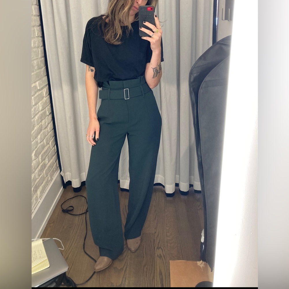 Aritzia × Babaton Power Paper Bag High-Waisted Green
Pants